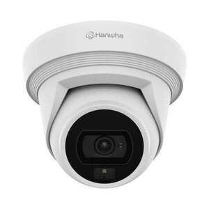 Hanwha QNE-C8013RL Vandaluvzdorná AI kopulová IP kamera QNE-C8013RL obraz
