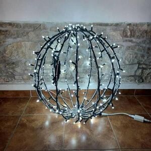 DecoLED LED světelná koule, ledově bílá, černý kabel, pr. 60 cm obraz